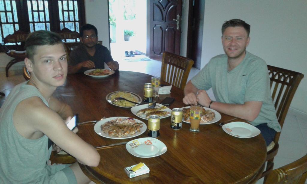 Methira Villa Aluthgama Buitenkant foto