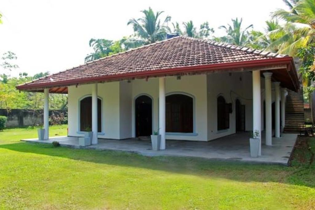 Methira Villa Aluthgama Buitenkant foto