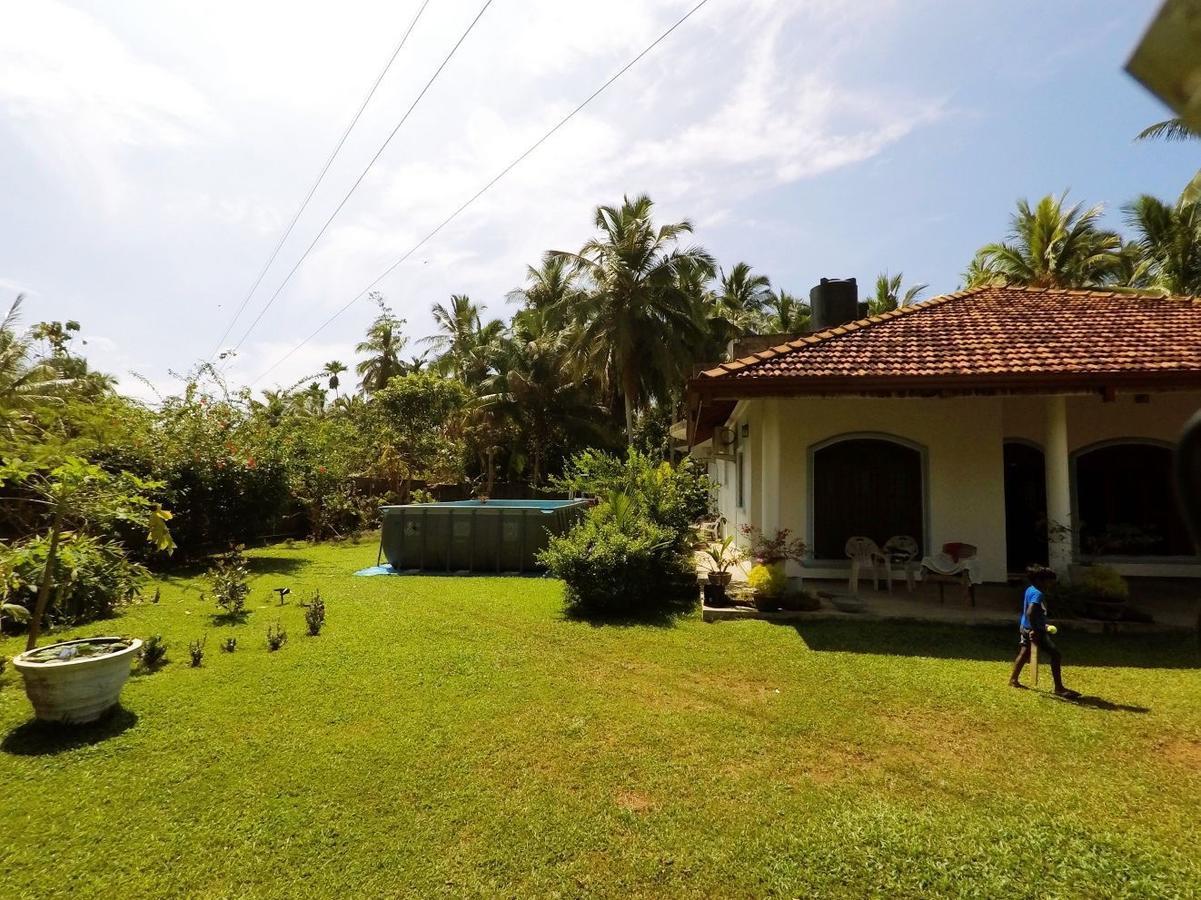 Methira Villa Aluthgama Buitenkant foto
